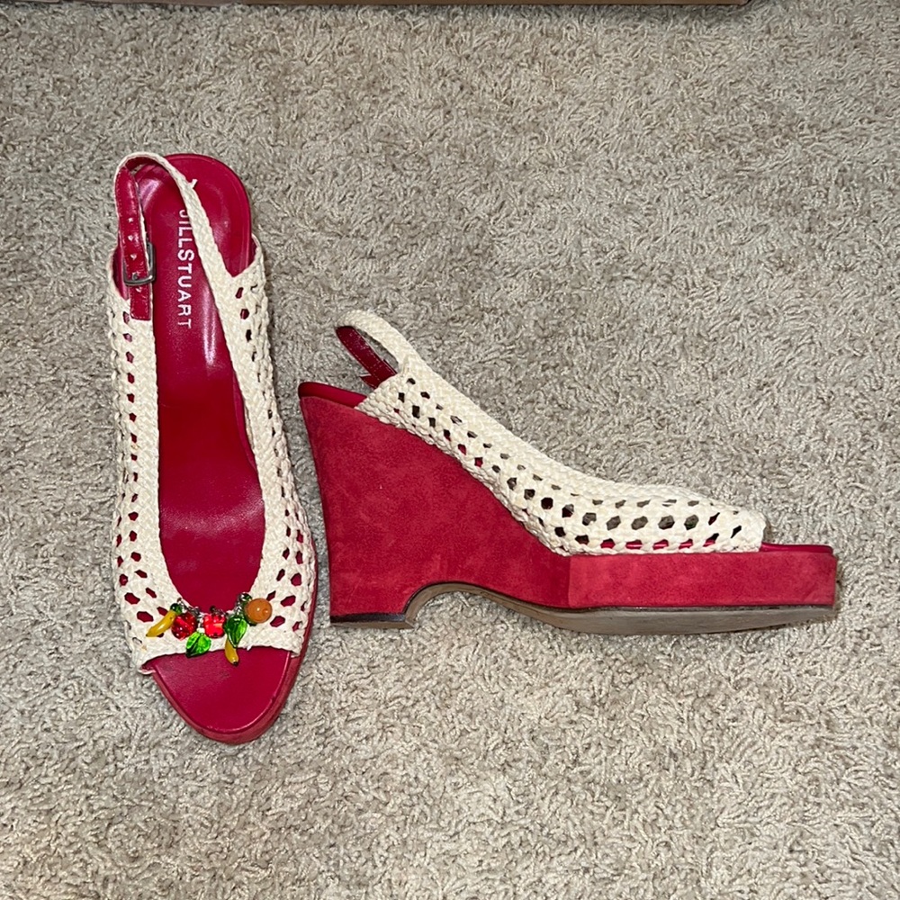 Fruit wedges with suede